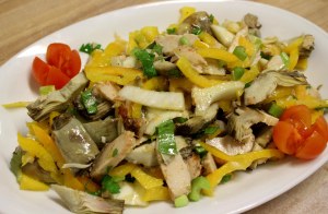 Insalata di pollo e peperoni gialli